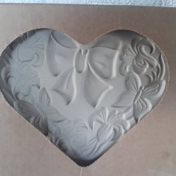 NWOT The Pampered Chef Stoneware Cookie Mold - Picture 2 of 4